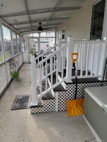 1661 Old Country Road 282, Riverhead, NY 11901