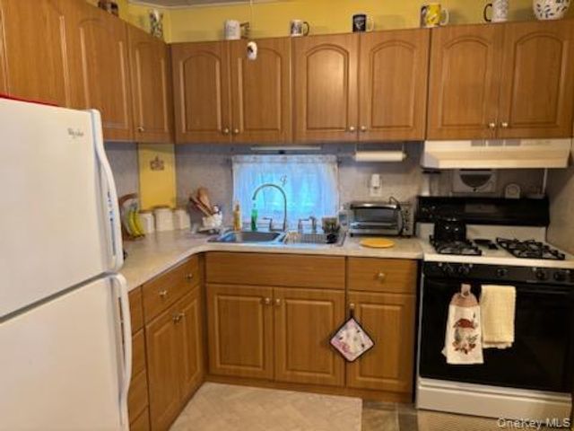 1661 Old Country Road 282, Riverhead, NY 11901