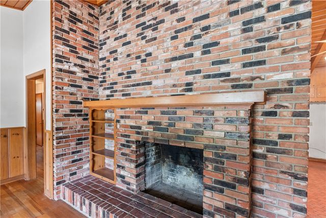 2102 Wayside Drive, Bryan, TX 77802