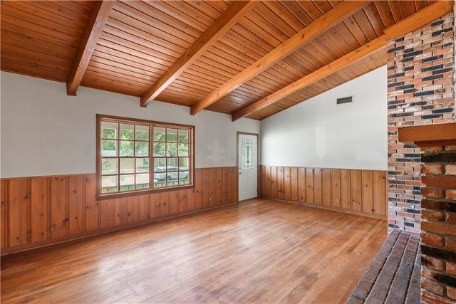 2102 Wayside Drive, Bryan, TX 77802