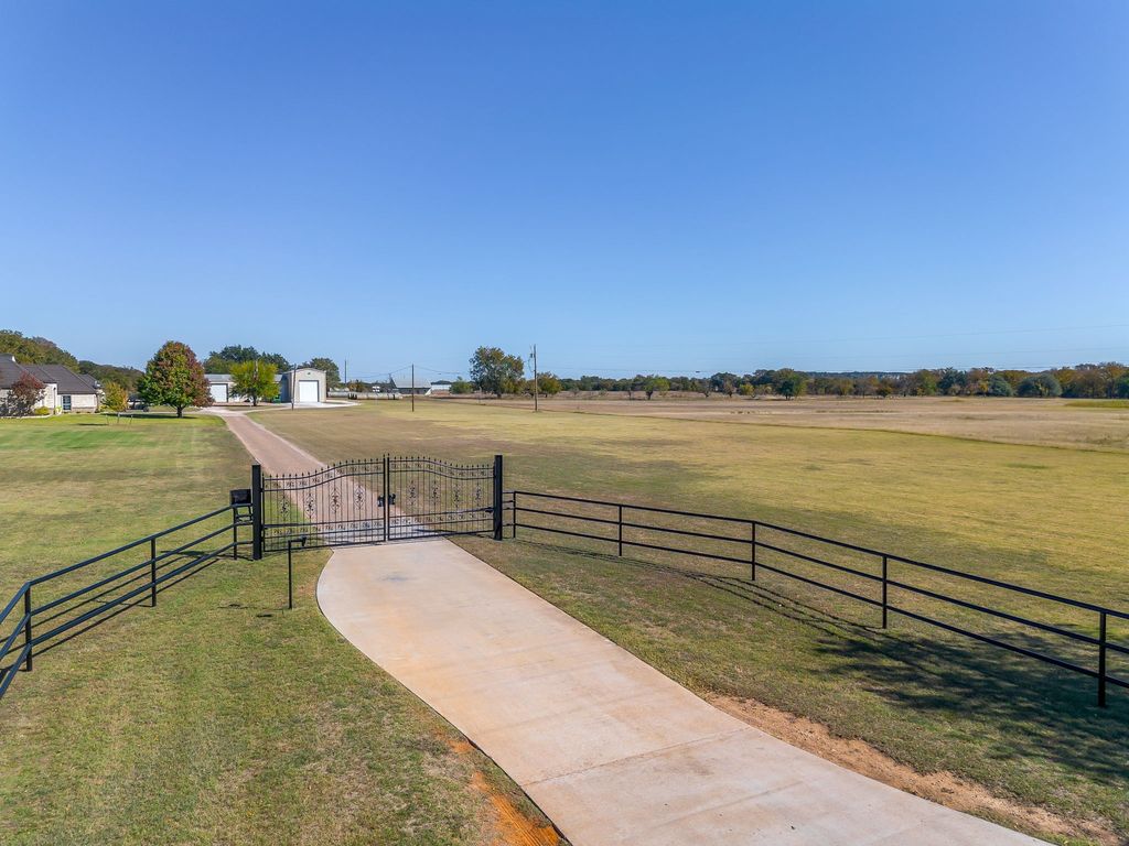 12801 County Rd 1117, Cleburne, TX 76033