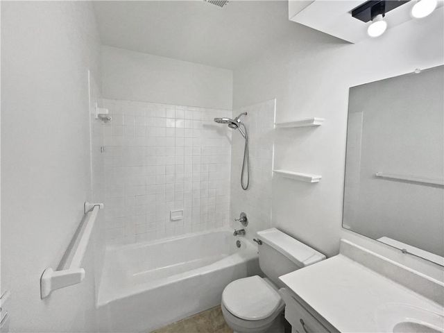 8700 NW 81st Terrace, Kansas City, MO 64152