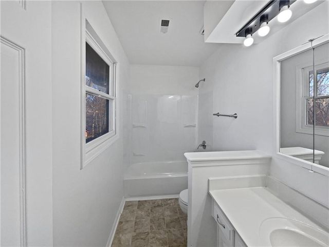 8700 NW 81st Terrace, Kansas City, MO 64152