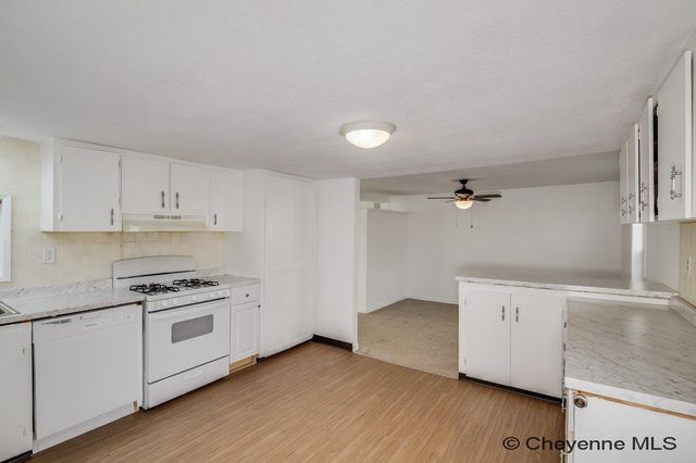 2202 DRAPER RD, Cheyenne, WY 82007