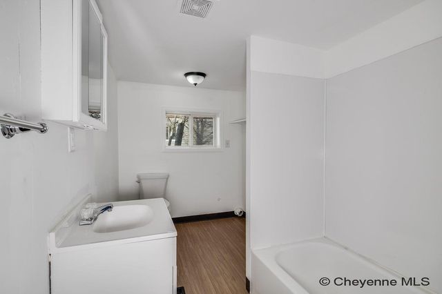 2202 DRAPER RD, Cheyenne, WY 82007