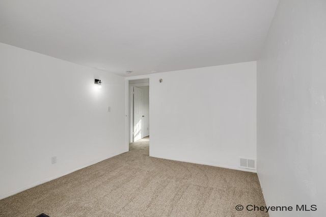 2202 DRAPER RD, Cheyenne, WY 82007