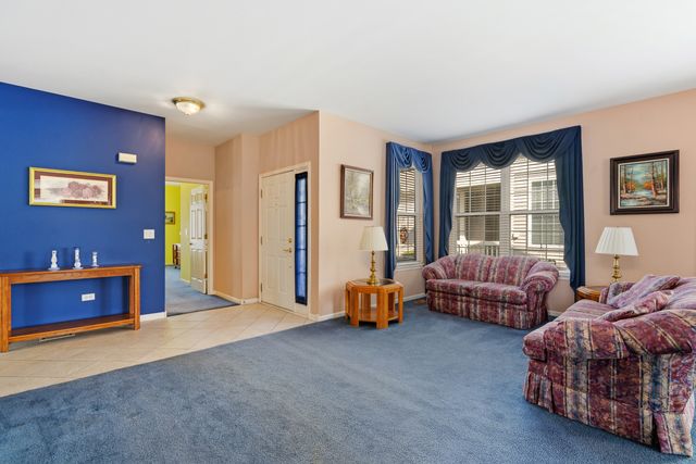 21325 Windsor Lake Lane, Crest Hill, IL 60403