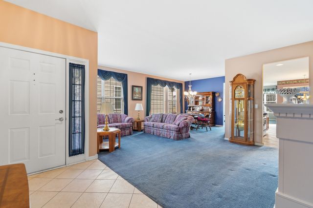 21325 Windsor Lake Lane, Crest Hill, IL 60403