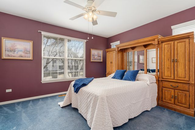 21325 Windsor Lake Lane, Crest Hill, IL 60403