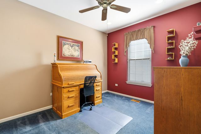 21325 Windsor Lake Lane, Crest Hill, IL 60403