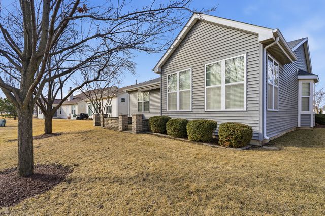 21325 Windsor Lake Lane, Crest Hill, IL 60403