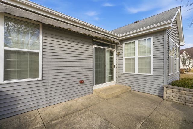 21325 Windsor Lake Lane, Crest Hill, IL 60403