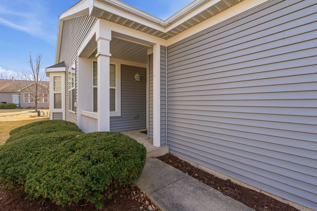 21325 Windsor Lake Lane, Crest Hill, IL 60403