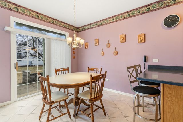 21325 Windsor Lake Lane, Crest Hill, IL 60403