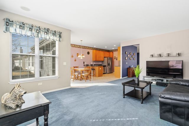 21325 Windsor Lake Lane, Crest Hill, IL 60403