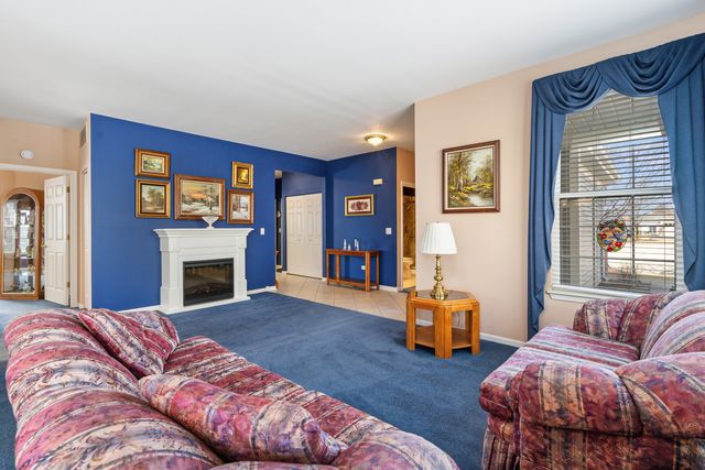 21325 Windsor Lake Lane, Crest Hill, IL 60403