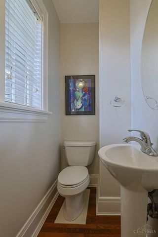1242 Garden Circle, Wyoming, OH 45215