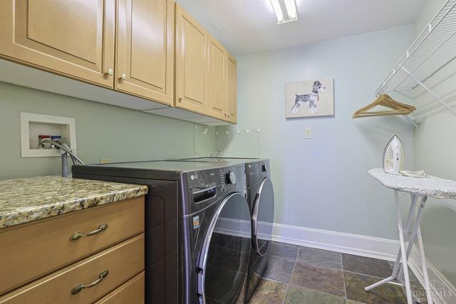 1242 Garden Circle, Wyoming, OH 45215
