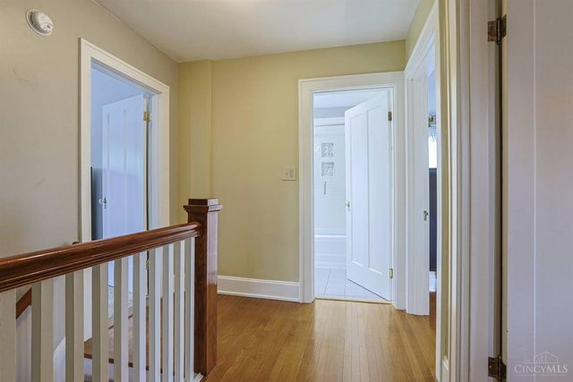 1242 Garden Circle, Wyoming, OH 45215