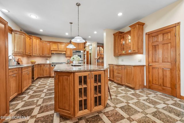 42 Indian Path, Monroe, NJ 08831