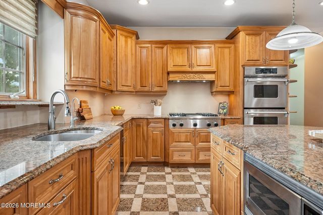 42 Indian Path, Monroe, NJ 08831