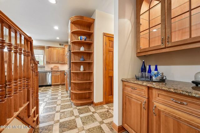 42 Indian Path, Monroe, NJ 08831
