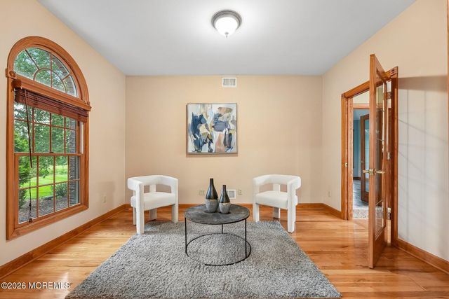 42 Indian Path, Monroe, NJ 08831