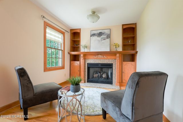 42 Indian Path, Monroe, NJ 08831