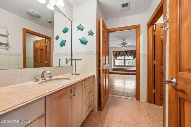 42 Indian Path, Monroe, NJ 08831