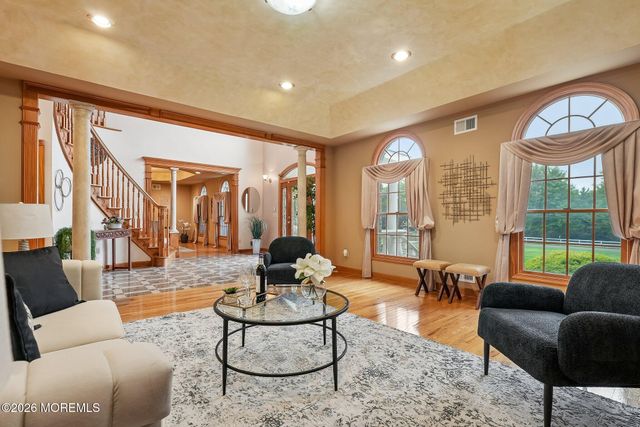 42 Indian Path, Monroe, NJ 08831