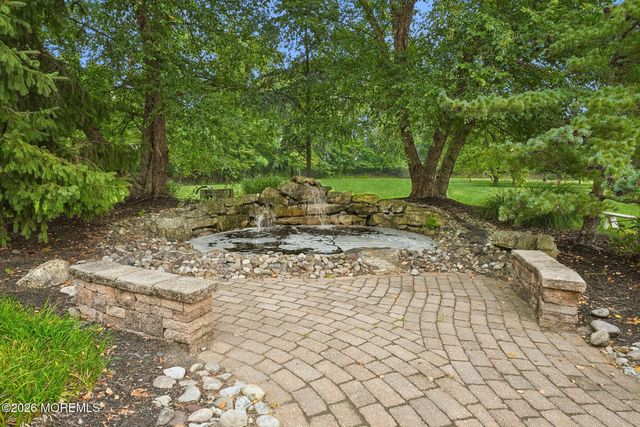 42 Indian Path, Monroe, NJ 08831