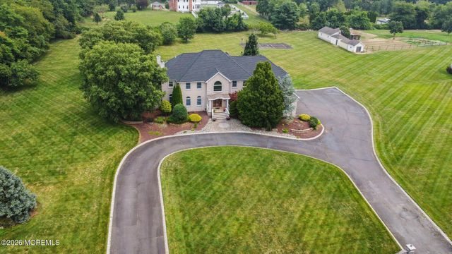 42 Indian Path, Monroe, NJ 08831