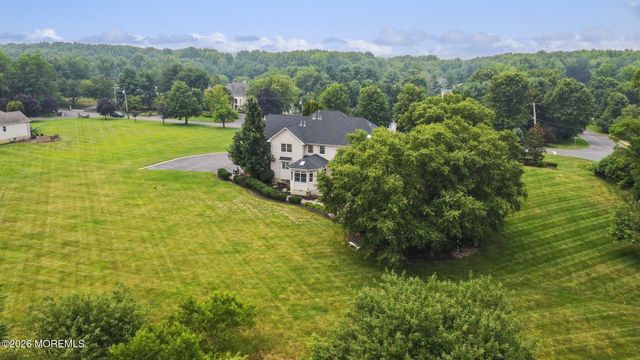 42 Indian Path, Monroe, NJ 08831