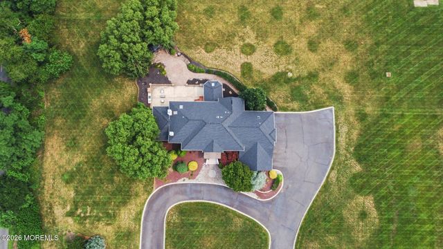 42 Indian Path, Monroe, NJ 08831