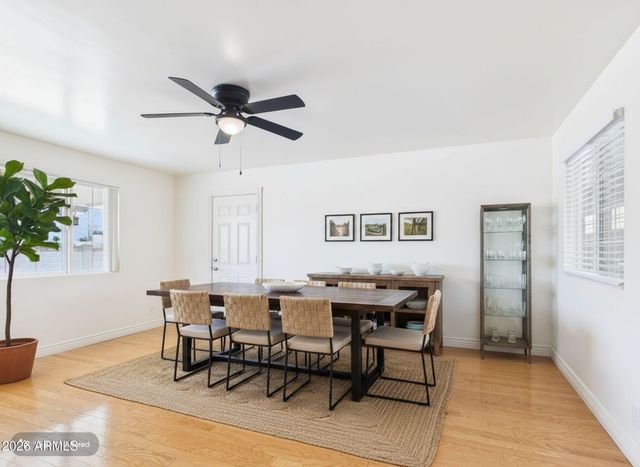 3122 E Shangri La Road, Phoenix, AZ 85028