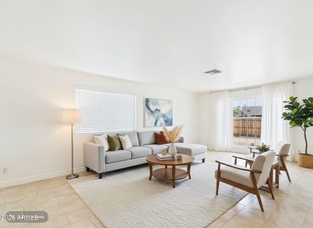 3122 E Shangri La Road, Phoenix, AZ 85028