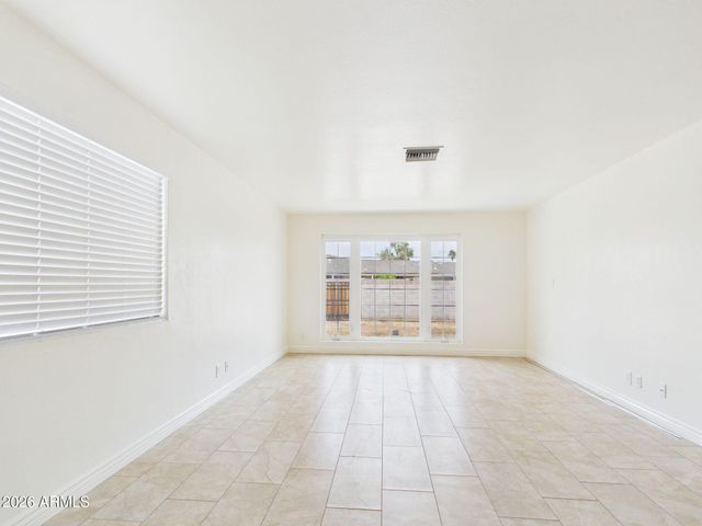 3122 E Shangri La Road, Phoenix, AZ 85028