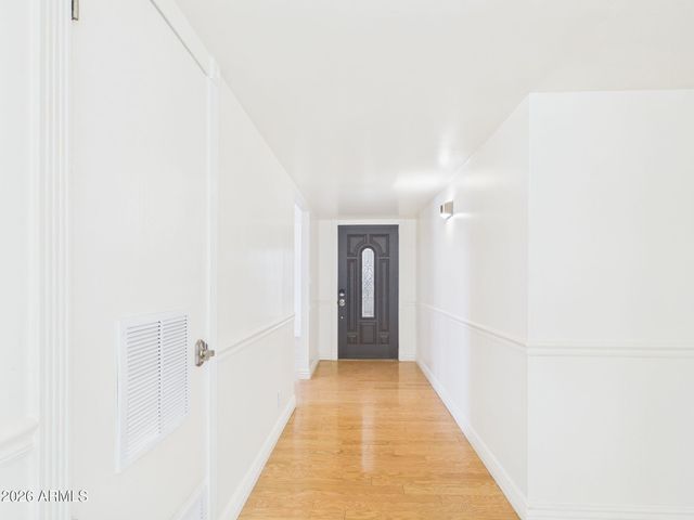 3122 E Shangri La Road, Phoenix, AZ 85028