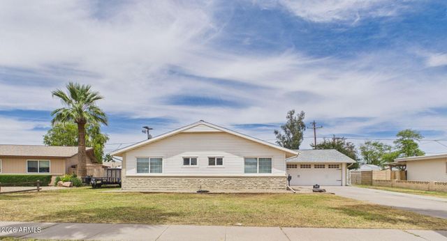 3122 E Shangri La Road, Phoenix, AZ 85028