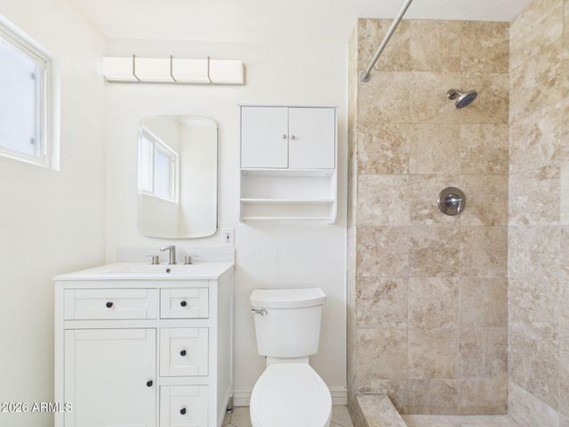 3122 E Shangri La Road, Phoenix, AZ 85028