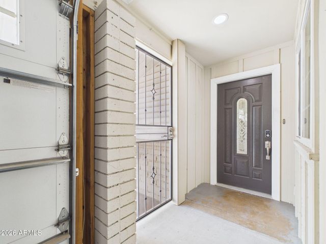 3122 E Shangri La Road, Phoenix, AZ 85028