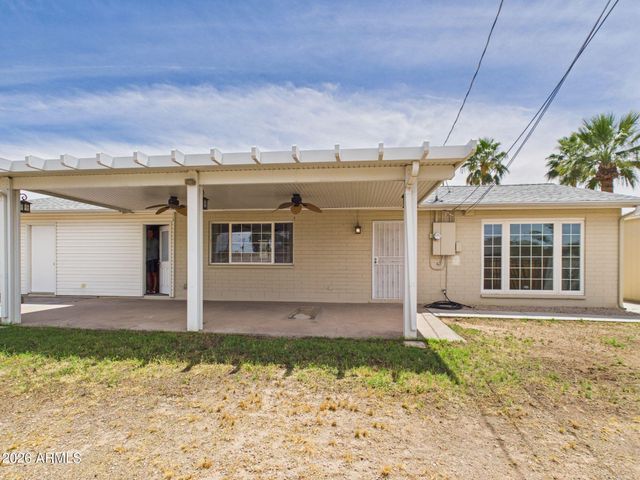 3122 E Shangri La Road, Phoenix, AZ 85028