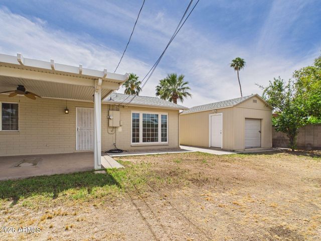 3122 E Shangri La Road, Phoenix, AZ 85028