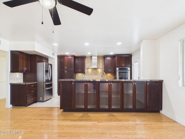 3122 E Shangri La Road, Phoenix, AZ 85028