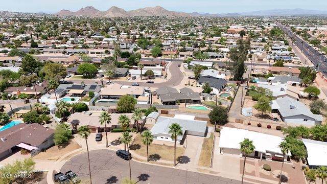 3122 E Shangri La Road, Phoenix, AZ 85028