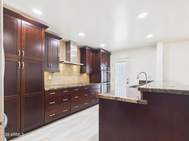 3122 E Shangri La Road, Phoenix, AZ 85028