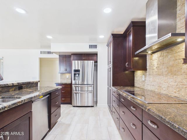 3122 E Shangri La Road, Phoenix, AZ 85028