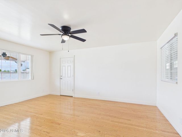 3122 E Shangri La Road, Phoenix, AZ 85028