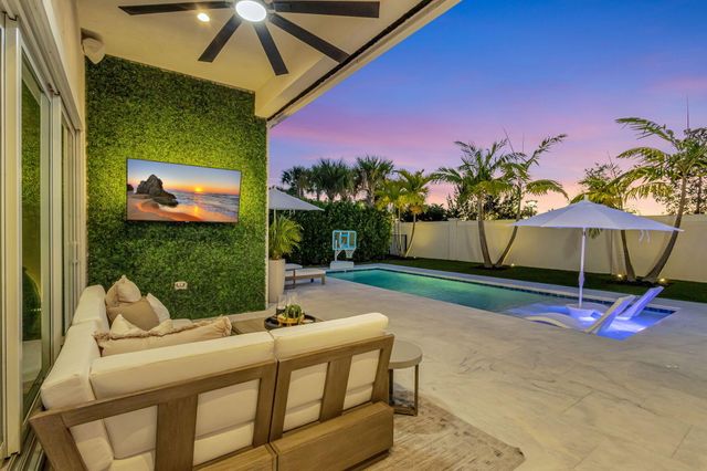 12676 Nautilus Circle, Palm Beach Gardens, FL 33412