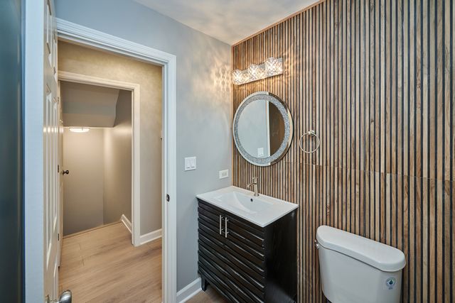 1506 E 72nd Place, Chicago, IL 60619